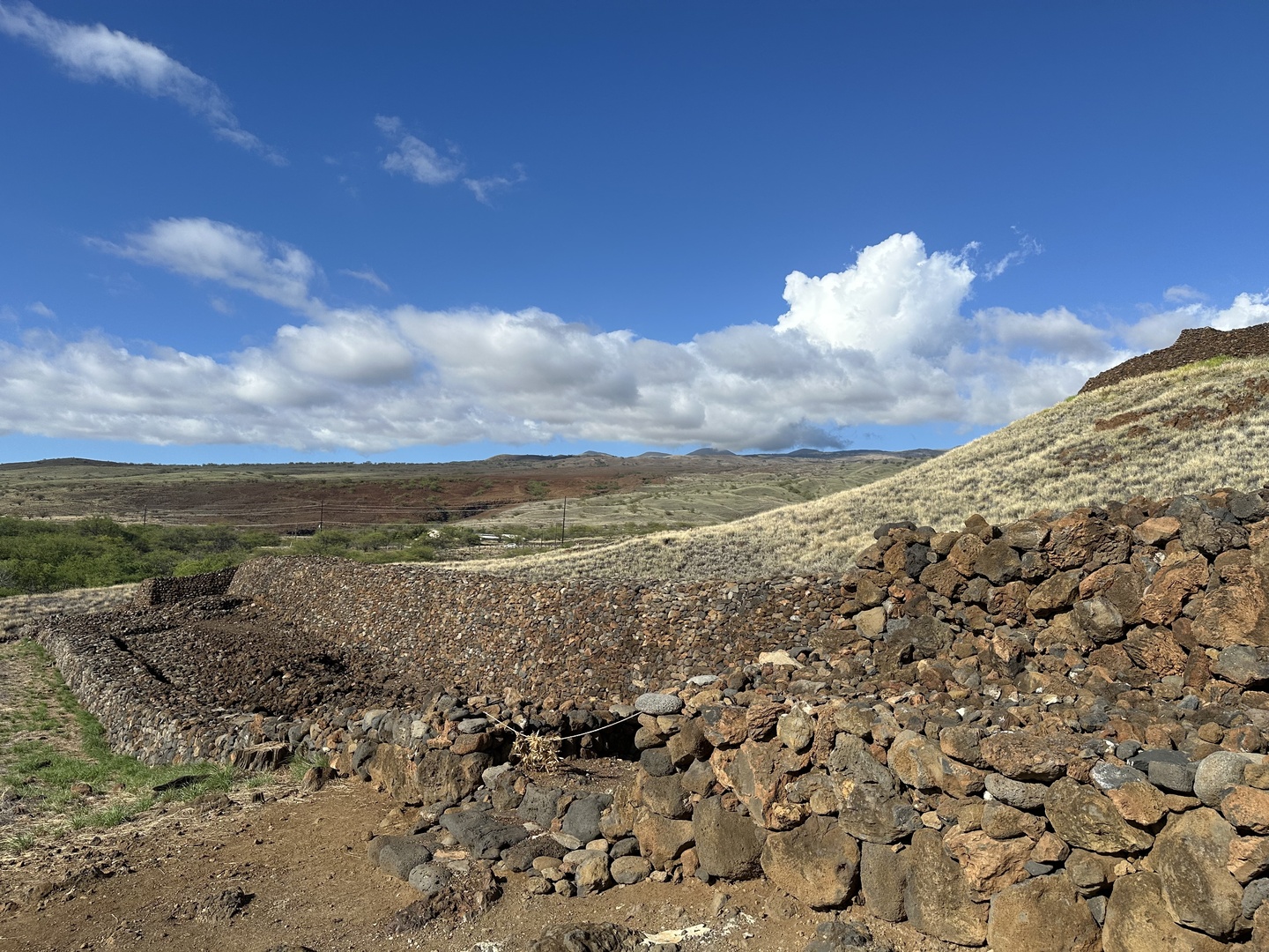 Quick stop at the Puʻukoholā Heiau National Historic Site - some temples and ruins of the first king of the Hawaiian islands from the 1700s